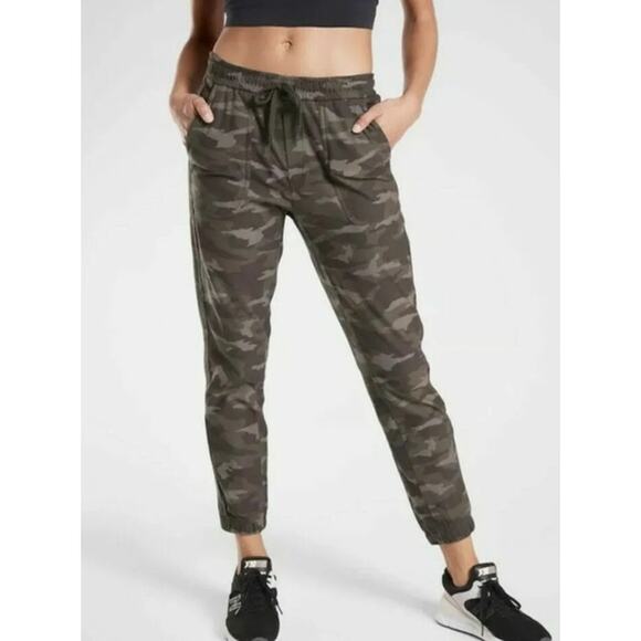ATHLETA Farallon Jogger Black Olive Camo Mid- Rise Pull-On Active Pant Women's 6 - Picture 2 of 14